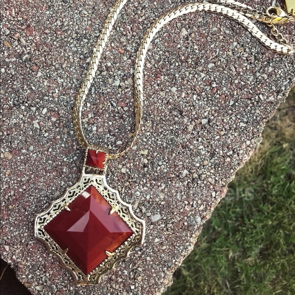 Kendra Scott Jewelry - Kendra Scott Red Savana Necklace
